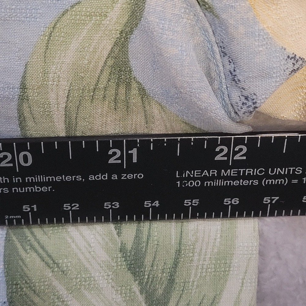 Hawaiian print floral Men's Large 100% Silk Bermuda Bay - Picture 6 of 7